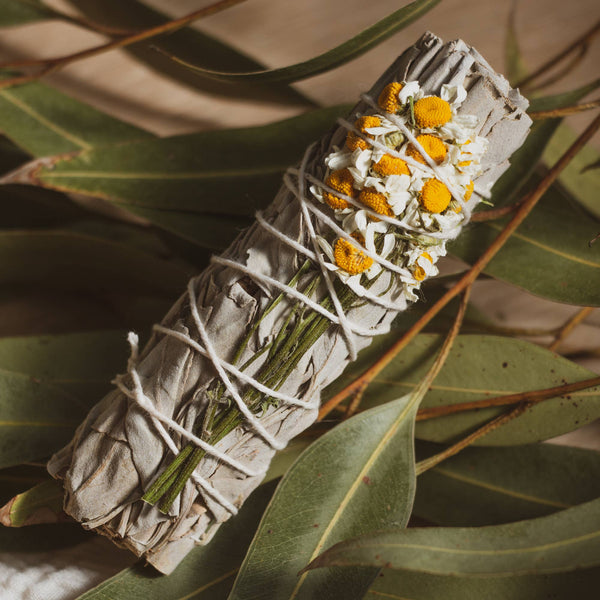 CHAMOMILE CALIFORNIA SAGE SMUDGE STICK